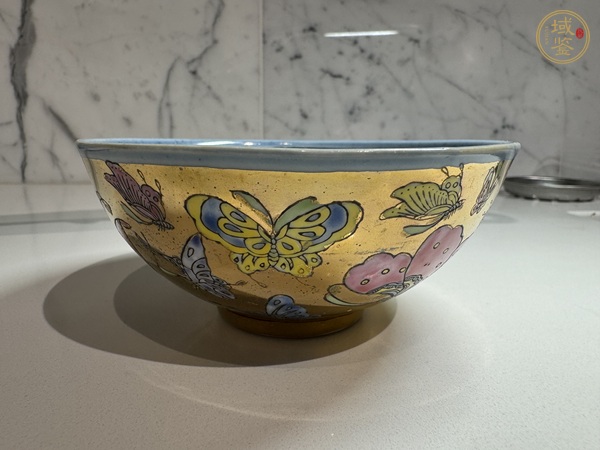 古玩陶瓷蝶紋碗真品鑒賞圖