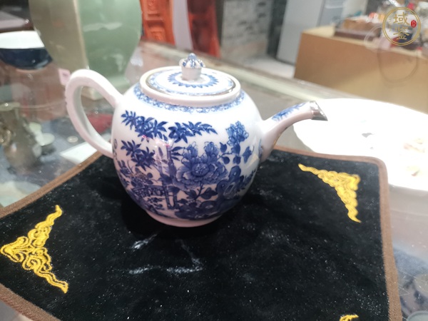 古玩陶瓷青花執(zhí)壺真品鑒賞圖