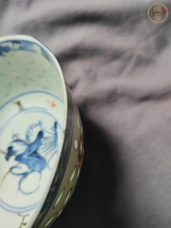 古玩陶瓷玲瓏瓷青花加彩描金小碗真品鑒賞圖