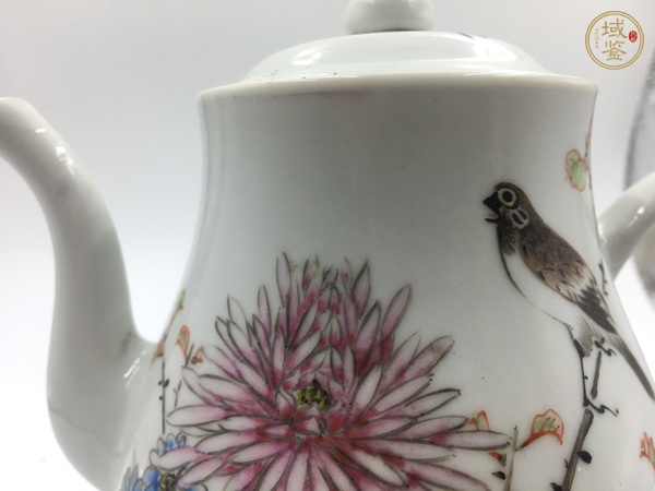 古玩陶瓷粉彩花鳥花卉紋茶壺真品鑒賞圖