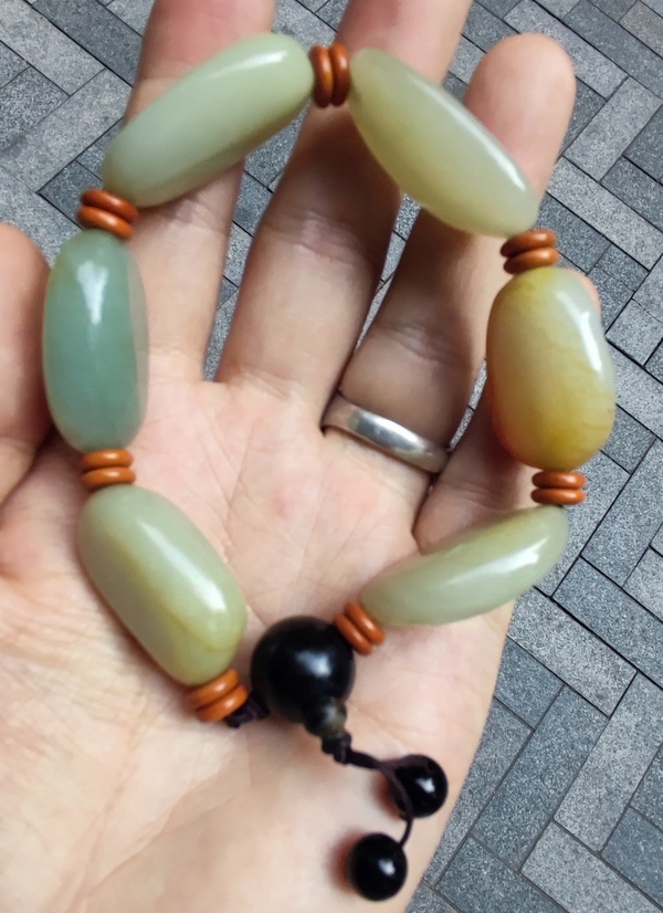 古玩玉器和田玉手串拍賣,當(dāng)前價格888元