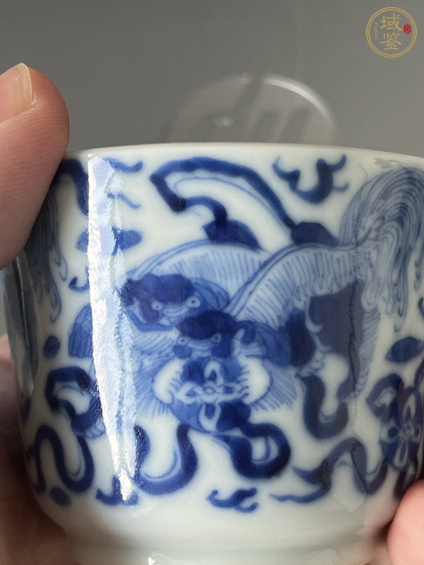 古玩陶瓷清晚期青花獅子繡球圖杯真品鑒賞圖