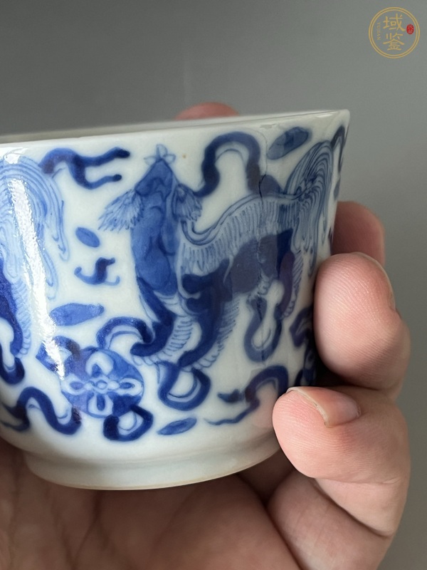 古玩陶瓷清晚期青花獅子繡球圖杯真品鑒賞圖
