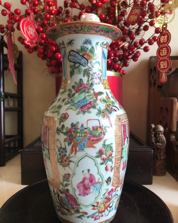 古玩陶瓷人物花鳥蝶紋廣彩瓶真品鑒賞圖