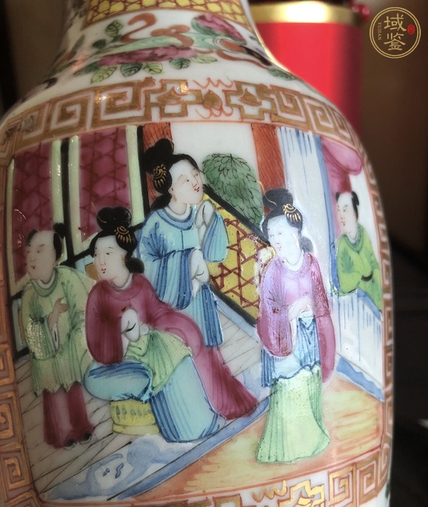 古玩陶瓷人物花鳥蝶紋廣彩瓶真品鑒賞圖