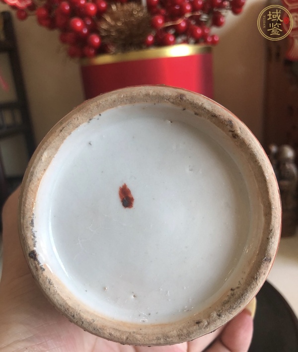 古玩陶瓷人物花鳥蝶紋廣彩瓶真品鑒賞圖
