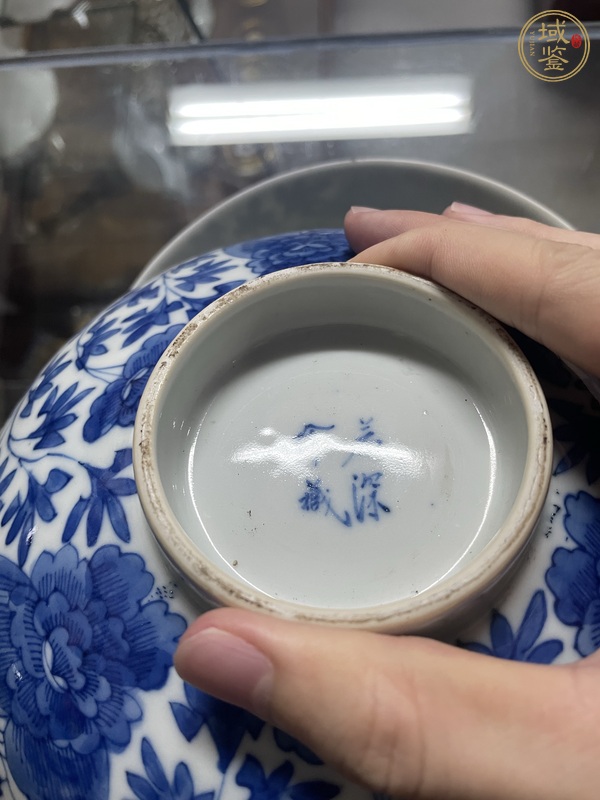 古玩陶瓷青花纏枝花卉紋蓋碗真品鑒賞圖