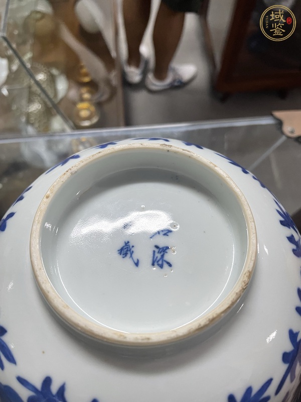 古玩陶瓷青花纏枝花卉紋蓋碗真品鑒賞圖