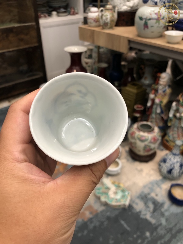 古玩陶瓷青花博古開光花卉紋杯真品鑒賞圖