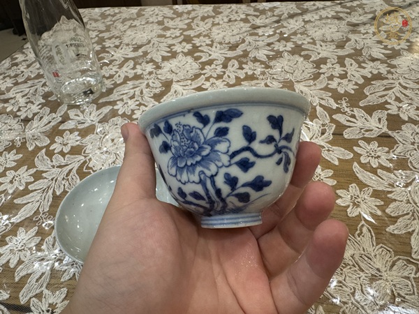 古玩陶瓷青花花卉蓋碗真品鑒賞圖