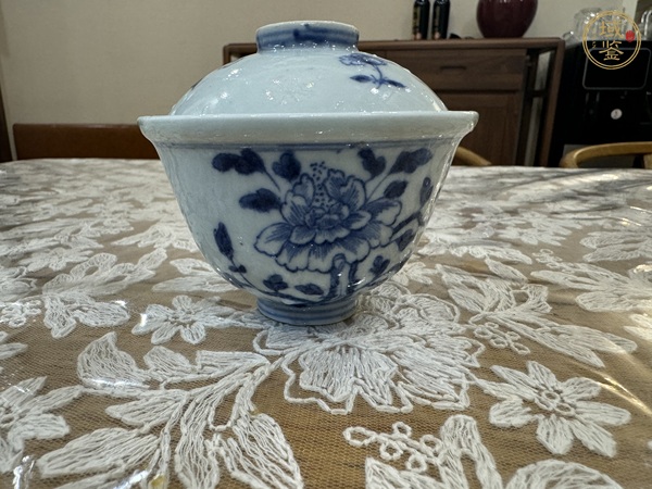 古玩陶瓷青花花卉蓋碗真品鑒賞圖