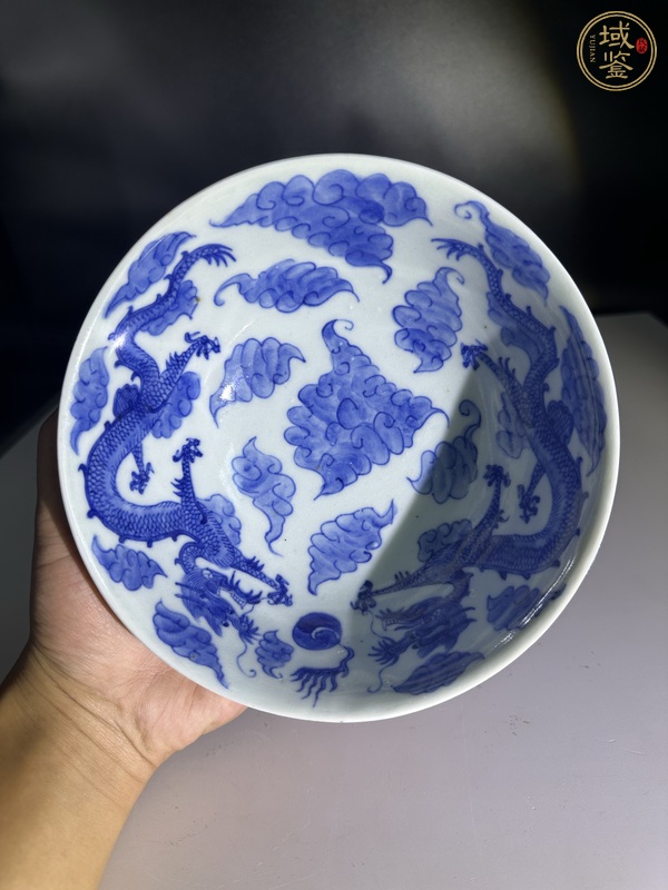 古玩陶瓷青花趕珠龍紋茶碗真品鑒賞圖