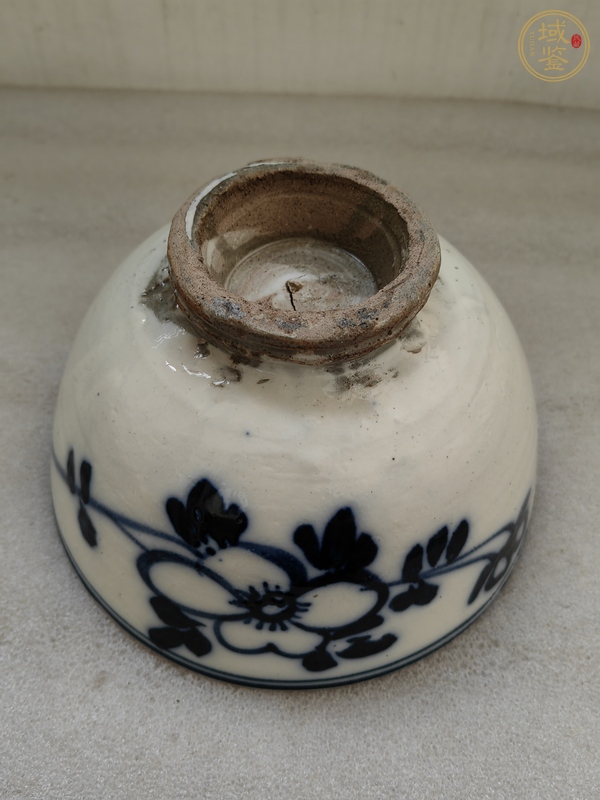 古玩陶瓷青花花卉紋茶碗真品鑒賞圖