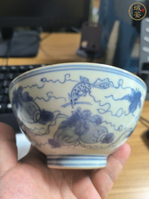 古玩陶瓷青花松鼠葡萄紋茶碗真品鑒賞圖