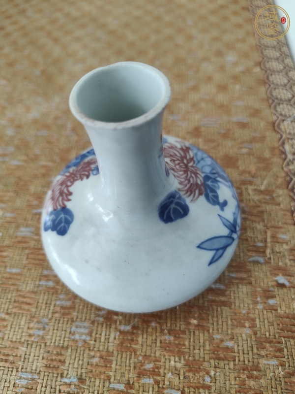 古玩陶瓷青花釉里紅花卉紋荸薺瓶真品鑒賞圖