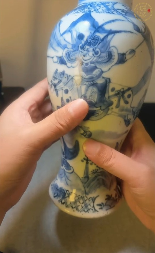 古玩陶瓷青花人物魚尾瓶真品鑒賞圖