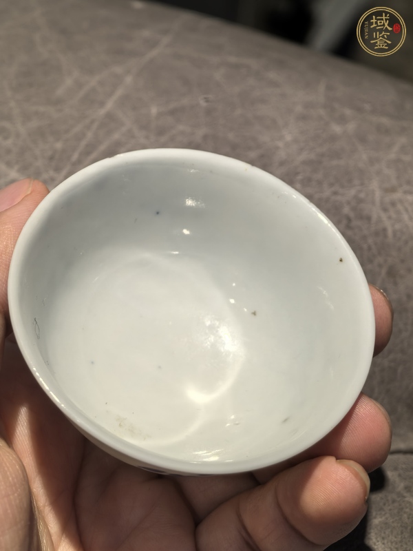 古玩陶瓷青花花卉紋茶碗真品鑒賞圖