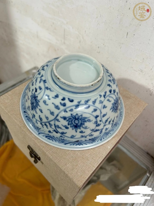 古玩陶瓷青花纏枝花卉紋撇口碗真品鑒賞圖