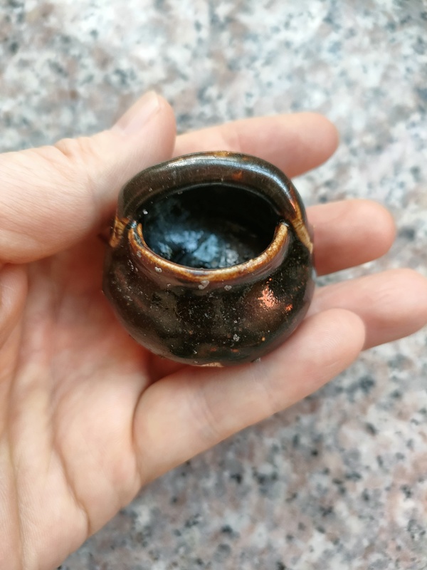 古玩陶瓷唐五代定窯黑釉小提梁拍賣，當(dāng)前價(jià)格600元