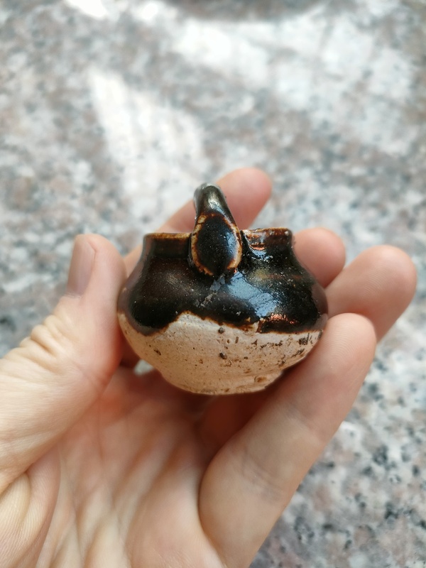 古玩陶瓷唐五代定窯黑釉小提梁拍賣，當(dāng)前價(jià)格600元
