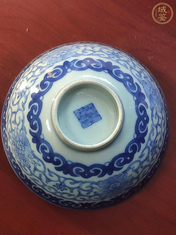 古玩陶瓷青花淡描花卉紋茶碗真品鑒賞圖