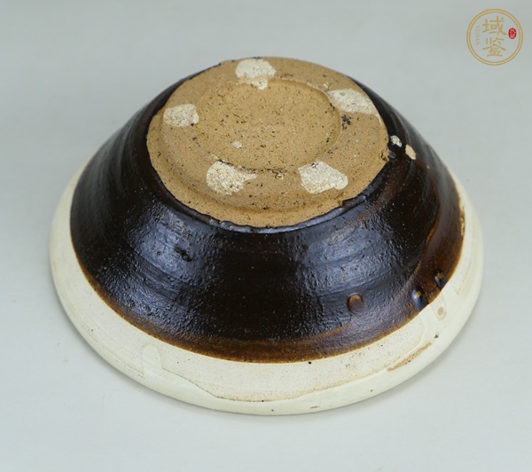 古玩陶瓷緇素釉茶碗真品鑒賞圖
