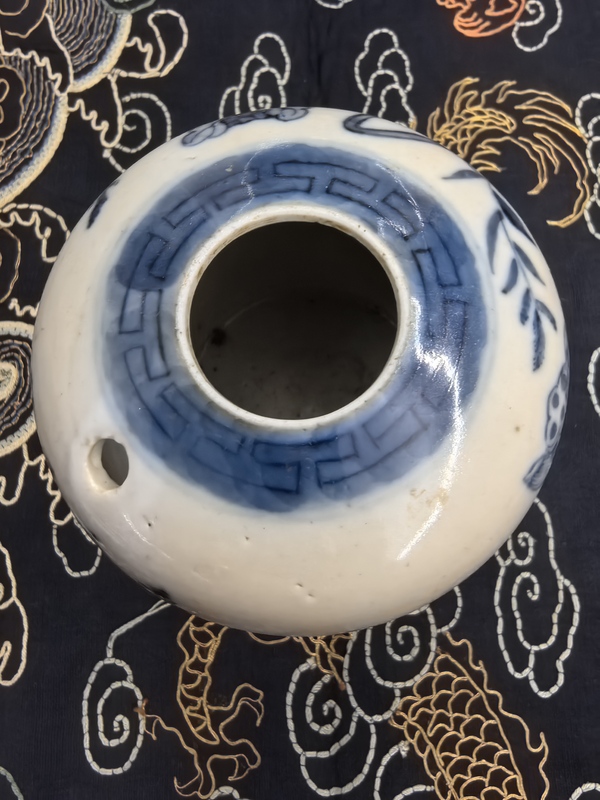 古玩陶瓷清中晚期青花滿池矯詩文罐(煙煲)拍賣,當前價格6666元