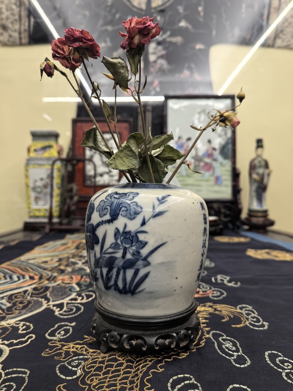 古玩陶瓷清中晚期青花滿池矯詩文罐(煙煲)拍賣,當前價格6666元