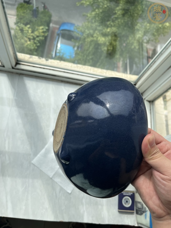 古玩陶瓷霽藍(lán)釉三乳足缽式香爐真品鑒賞圖