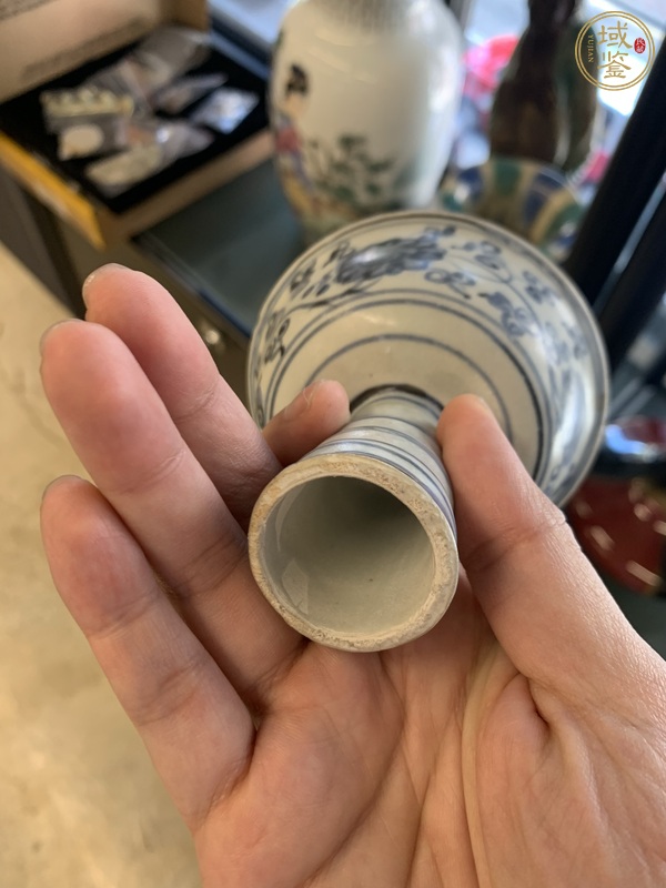 古玩陶瓷青花花卉紋高足杯真品鑒賞圖