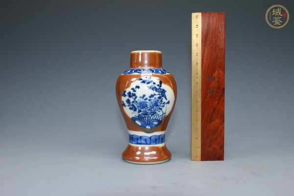古玩陶瓷清晚期·紫金釉開窗青花花鳥紋梅瓶真品鑒賞圖