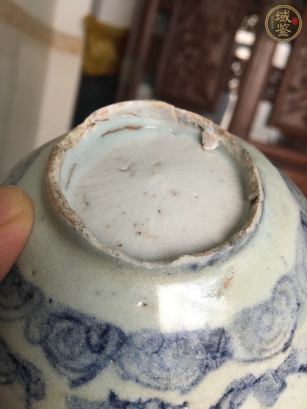 古玩陶瓷青花纏枝花卉紋茶碗真品鑒賞圖