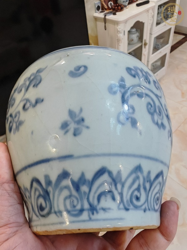 古玩陶瓷青花纏枝花紋罐真品鑒賞圖