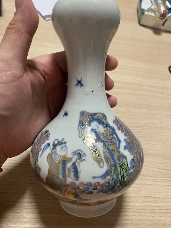 古玩陶瓷人物紋彩繪描金瓶真品鑒賞圖