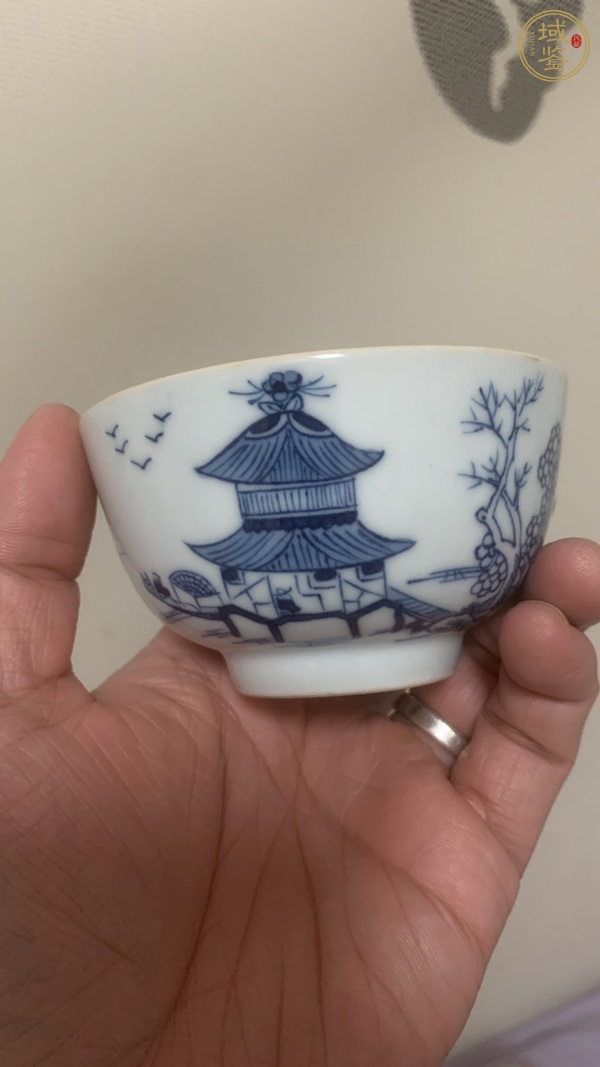 古玩陶瓷青花山水樓閣紋茶碗真品鑒賞圖