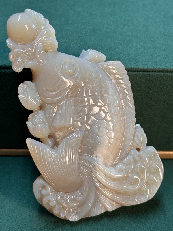 古玩玉器“歐泊”雕“魚躍龍門”擺件拍賣，當(dāng)前價(jià)格15000元