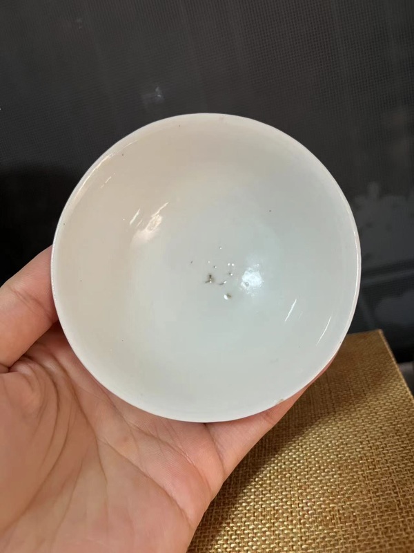 古玩陶瓷民國胭脂紅軋道龍紋茶碗拍賣,當(dāng)前價(jià)格688元