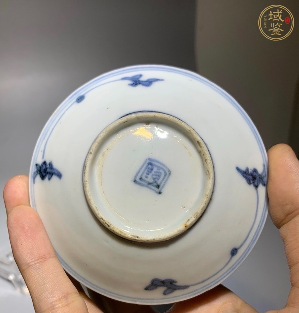 古玩陶瓷乾隆青花盤真品鑒賞圖