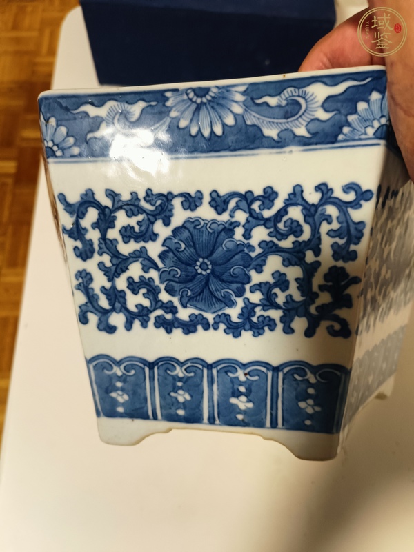 古玩陶瓷青花纏枝蓮紋六方花盆真品鑒賞圖