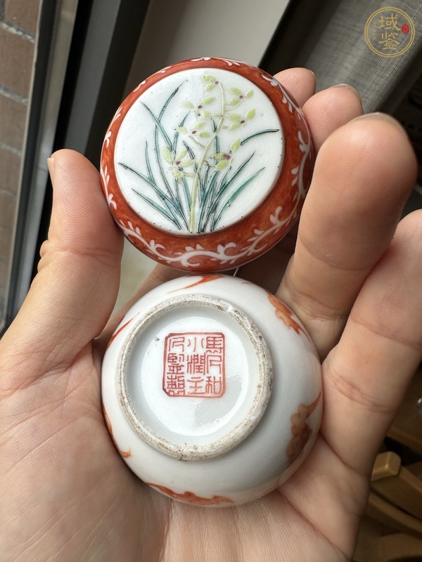 古玩陶瓷花卉紋粉彩印泥盒真品鑒賞圖