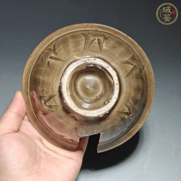 古玩陶瓷耀州窯姜黃釉蓮瓣紋茶盞真品鑒賞圖