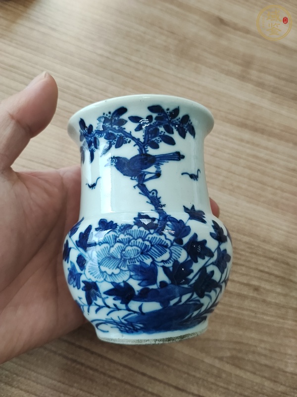 古玩陶瓷青花花鳥紋渣斗真品鑒賞圖