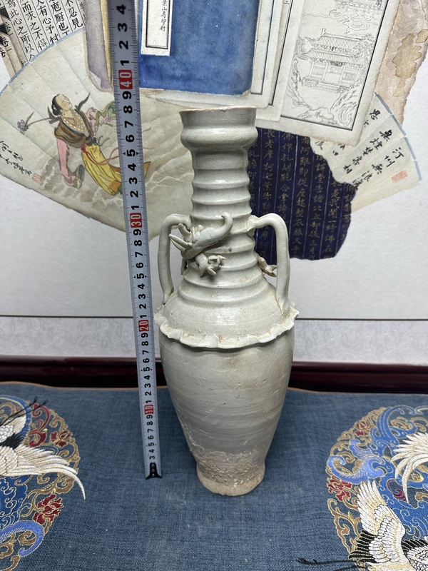 古玩陶瓷宋·影青釉堆塑龍紋瓶拍賣,當(dāng)前價(jià)格1980元
