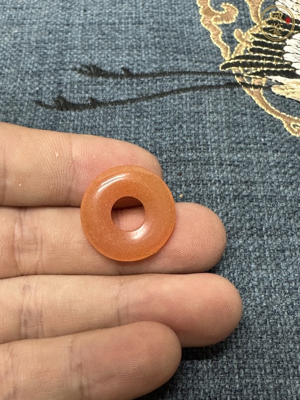 古玩陶瓷瑪瑙平安扣真品鑒賞圖