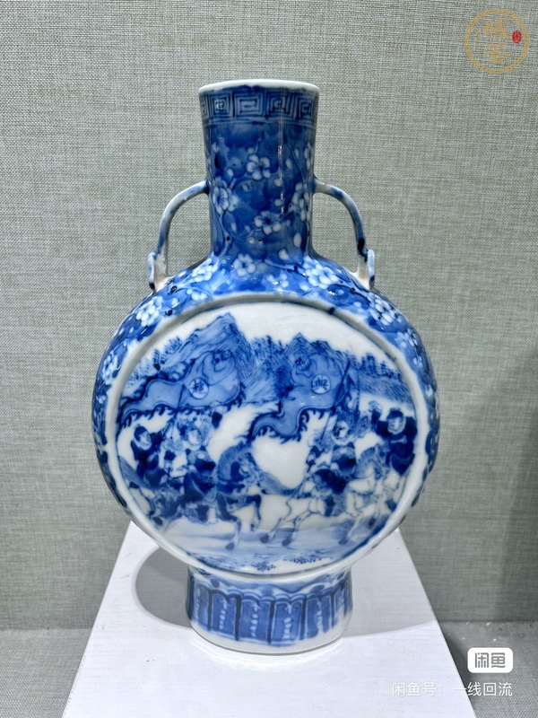 古玩陶瓷青花抱月瓶真品鑒賞圖