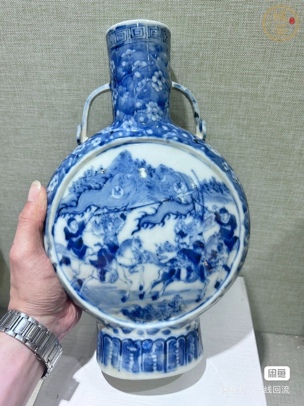 古玩陶瓷青花抱月瓶真品鑒賞圖