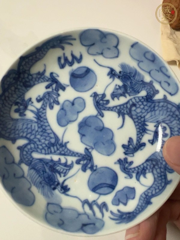 古玩陶瓷青花趕珠龍紋盤真品鑒賞圖