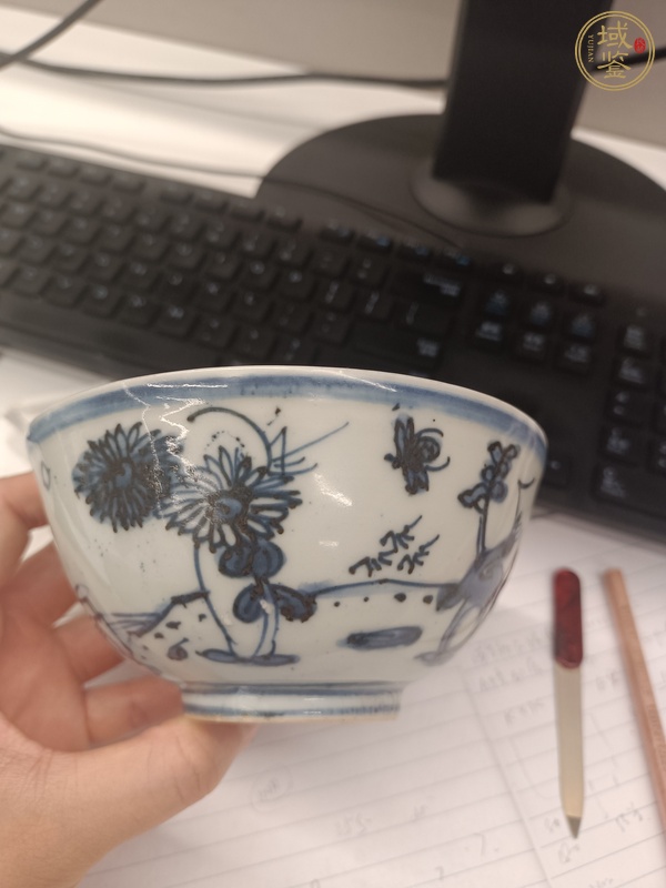 古玩陶瓷明萬歷青花花卉蜻蜓紋碗真品鑒賞圖