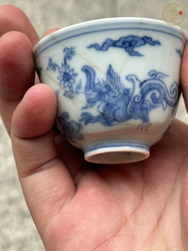 古玩陶瓷青花夔龍紋仰鐘杯真品鑒賞圖