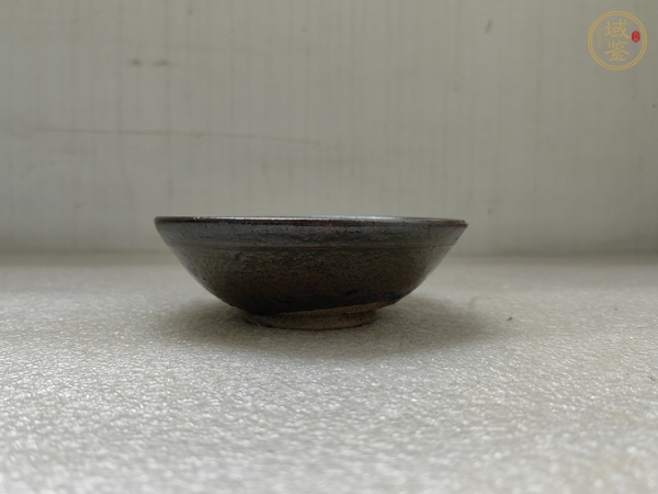 古玩陶瓷磁州窯窯變紫金釉茶碗真品鑒賞圖